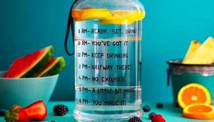 8:30上班，8点要到岗晨读？四川一公司回应：创始人爱学习，晨读内容大多聚焦于管理和经营方面，律师：应支付加班费，以避免潜在法律风险